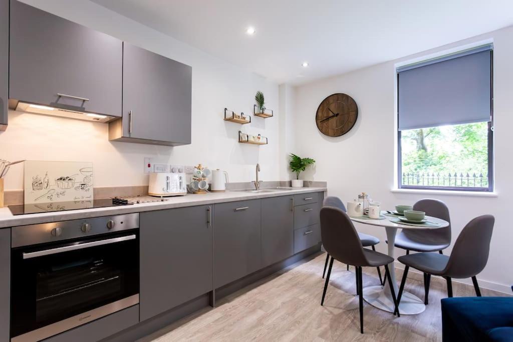 Polly'S Place Apartment Taunton & Free Off Road Parking & Wifi Ngoại thất bức ảnh